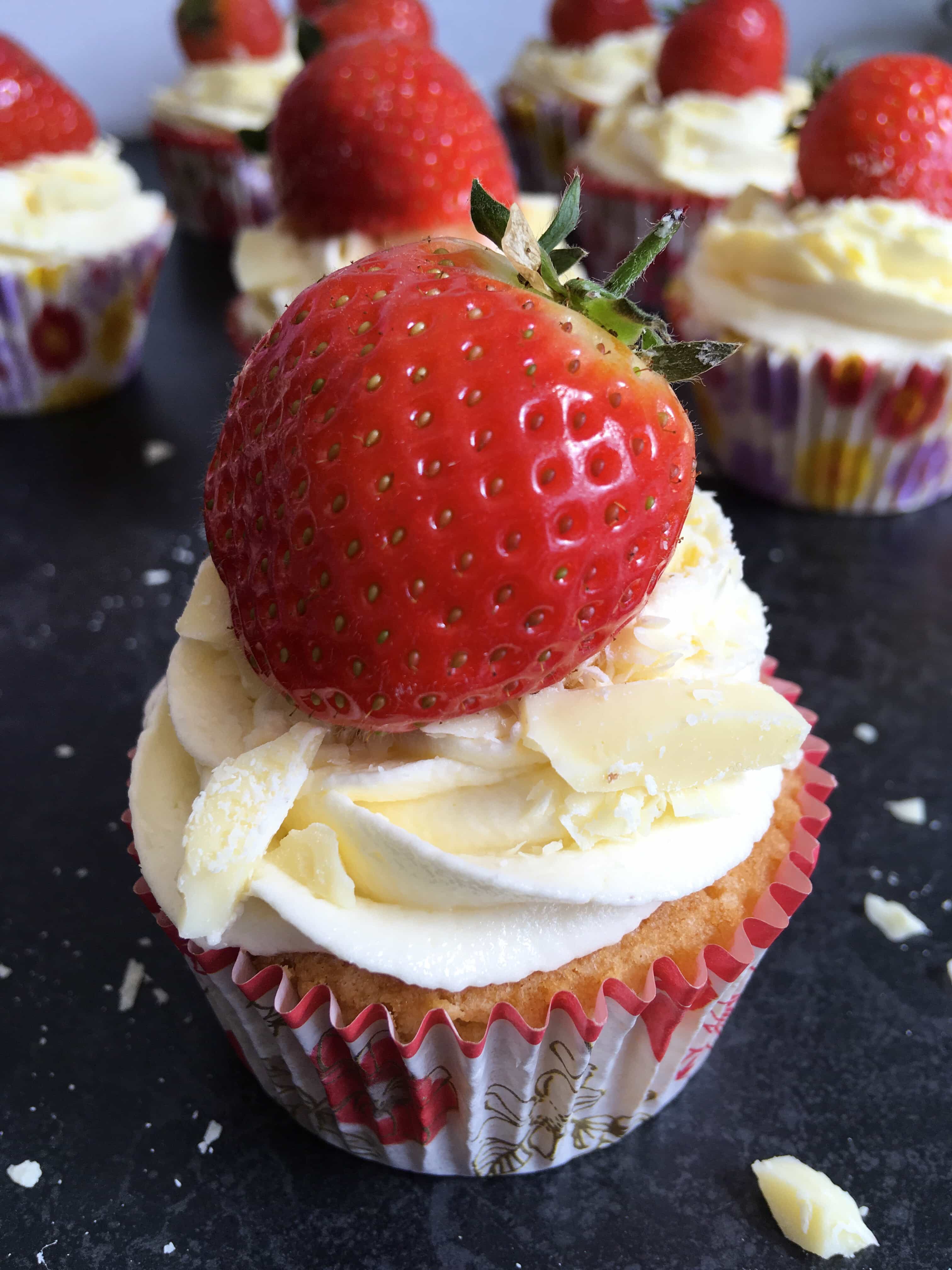 White chocolate and strawberry cupcakes