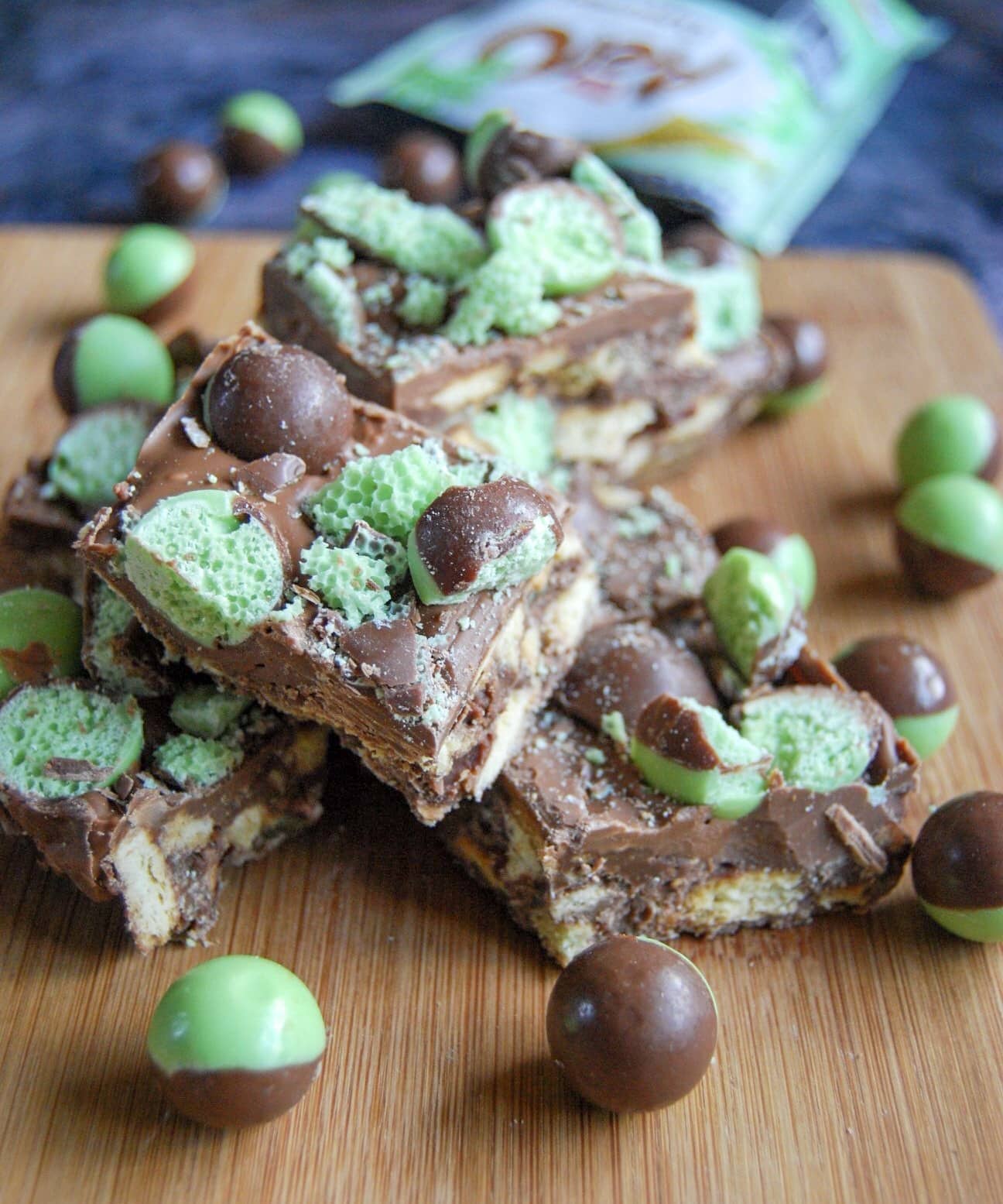 No Bake Mint Aero Traybake Something Sweet Something Savoury