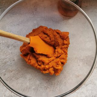 a bowl of pumpkin puree