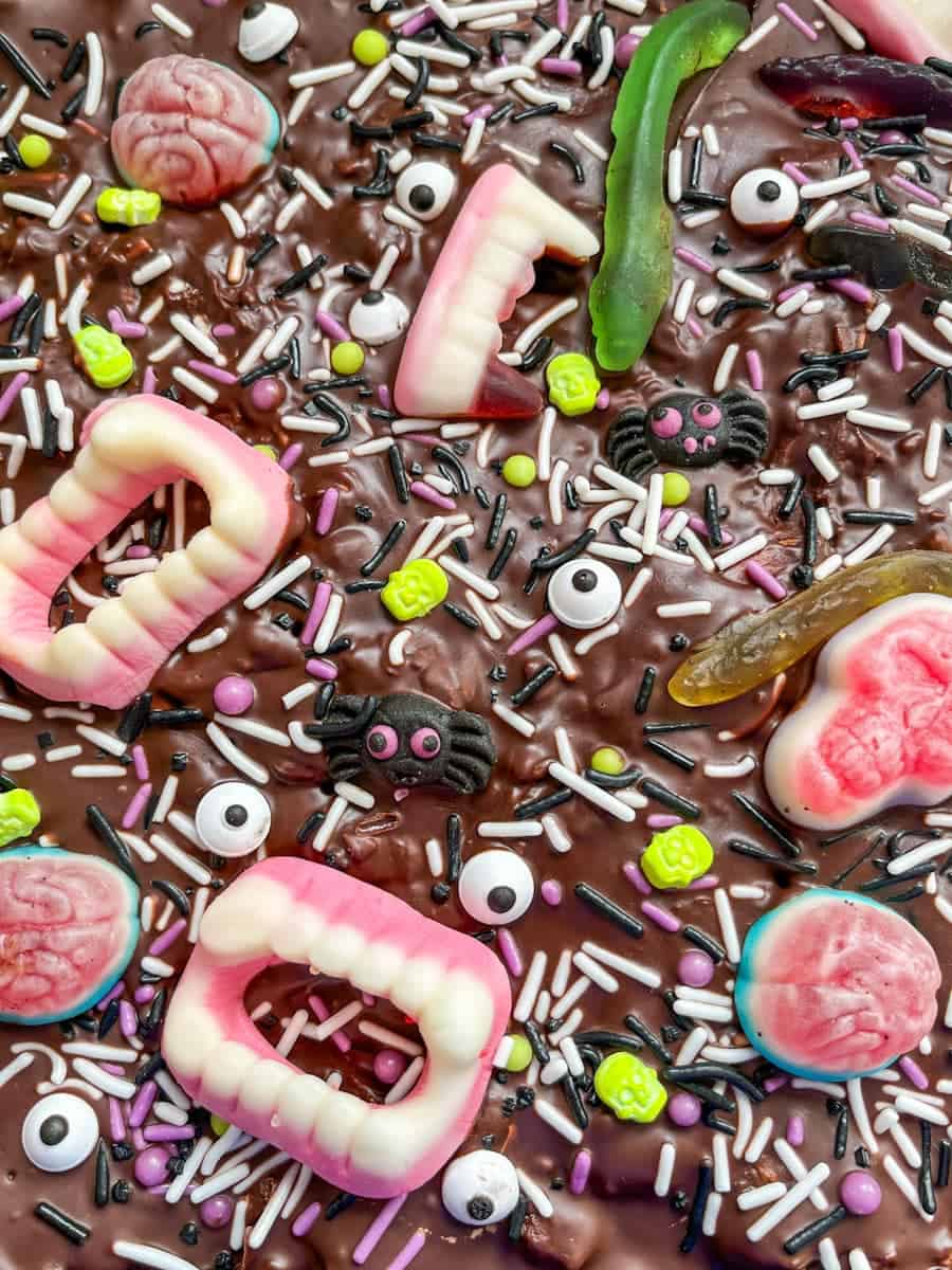 Spooky Homemade Gummy Eyeballs - Oh, The Things We'll Make!